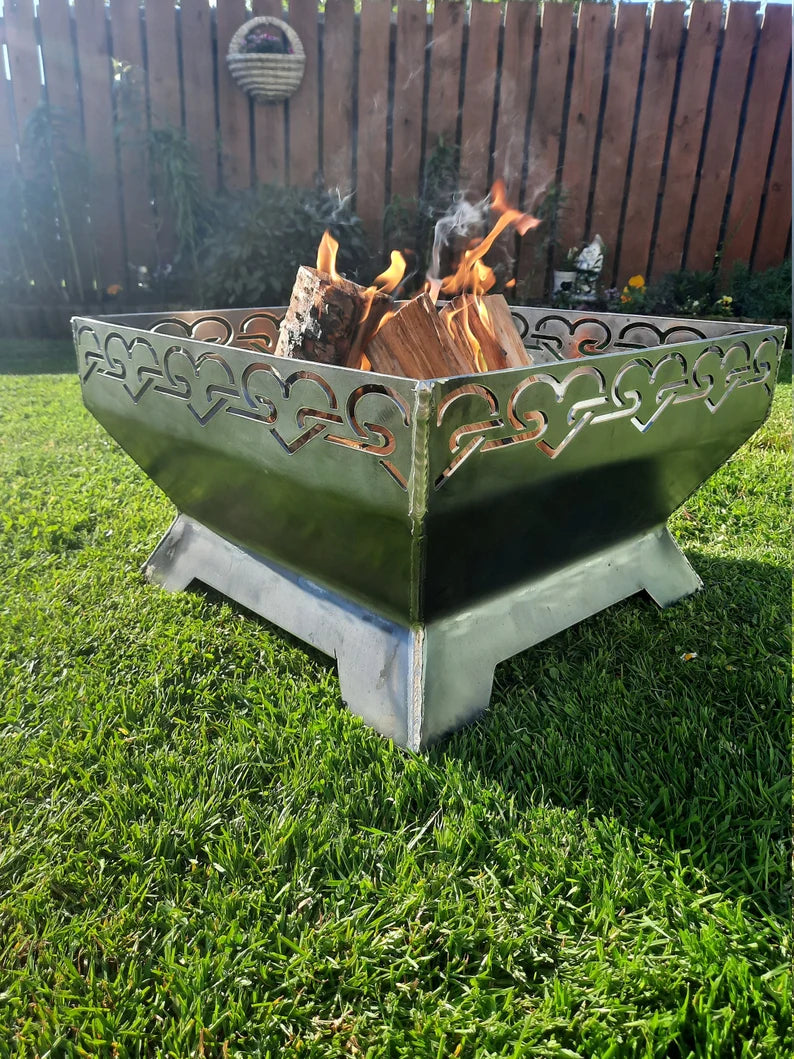 Heavy duty fire pit