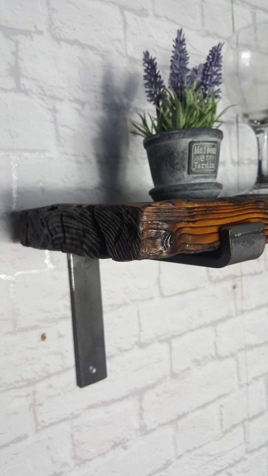 Shelf bracket welded